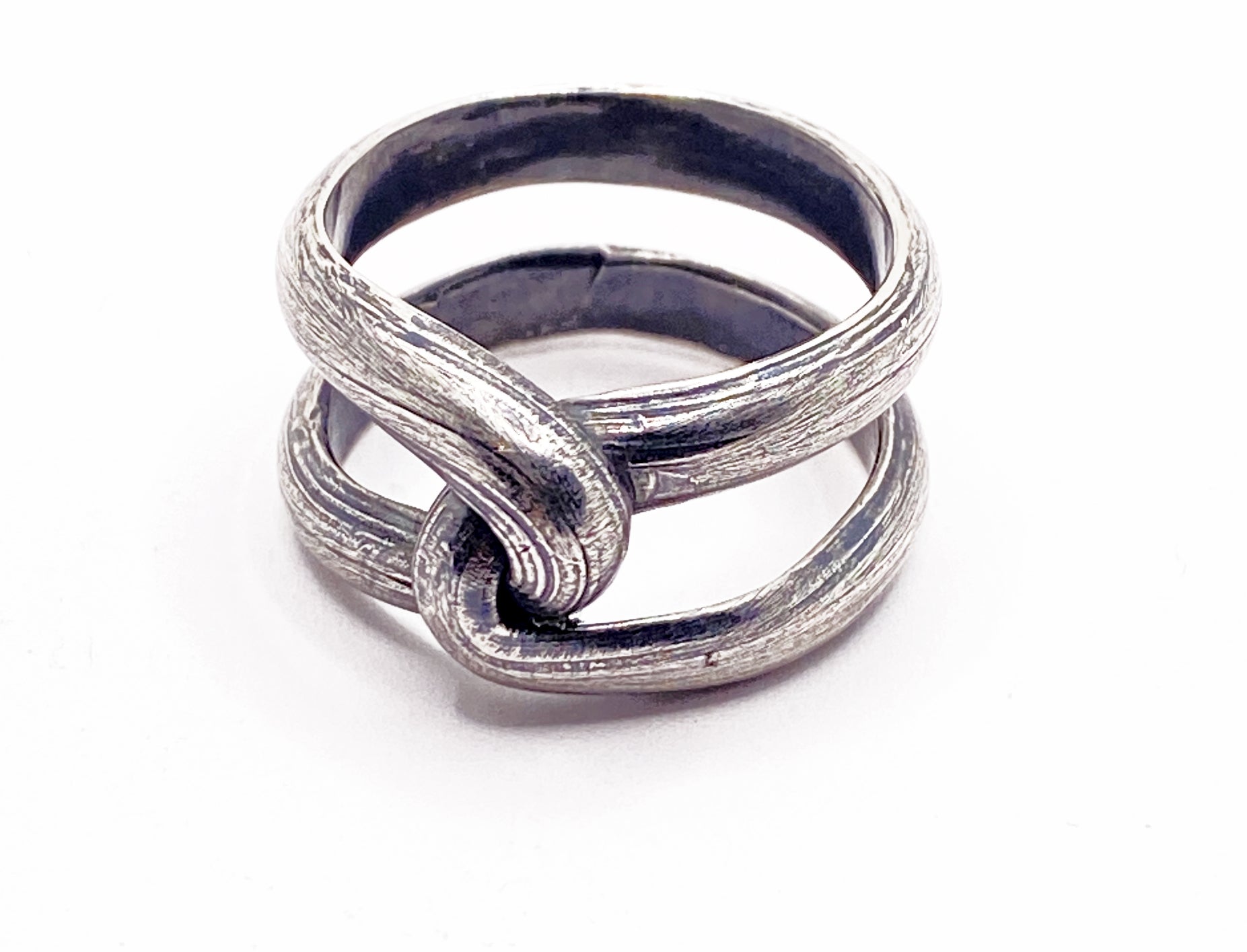 Sonja Fries | KNOT Ring – Collier West