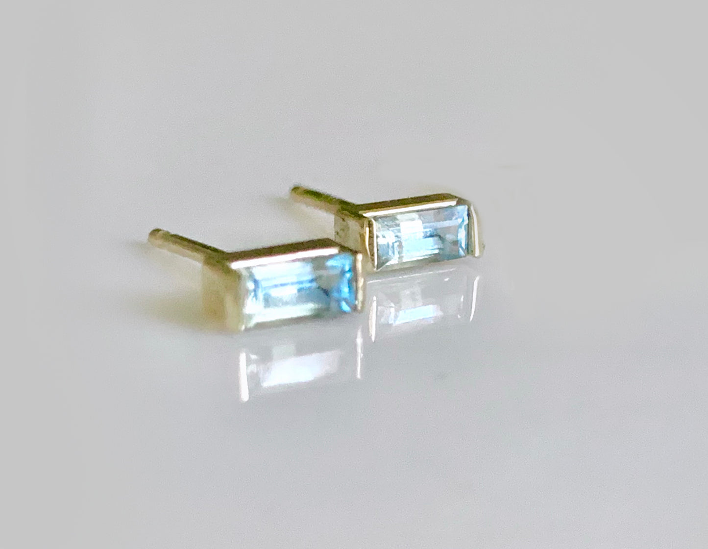 SELAH VIE FINE JEWELRY | 14K Gold and Aquamarine Baguette Studs